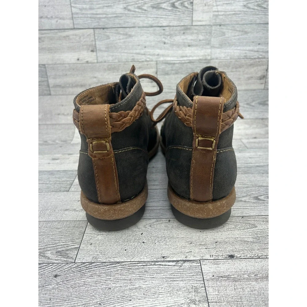 Born Handcrafted Grey Suede Leather Lace Up Chukka Ankle Boots Women Size 9.5‎